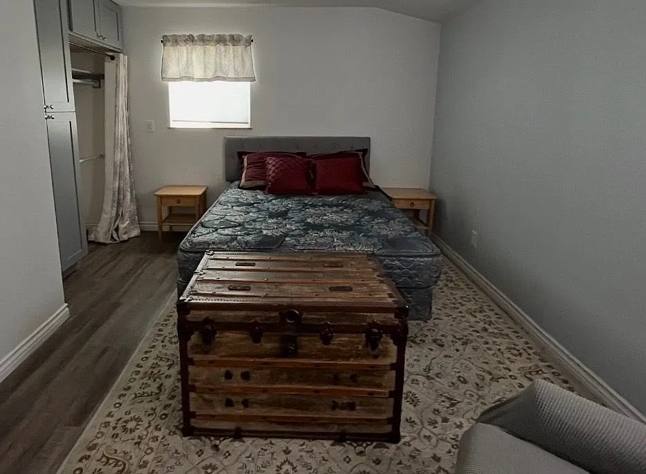 1 bed, 1.0 bath, 700 sqft, $1,600 — Photo 2