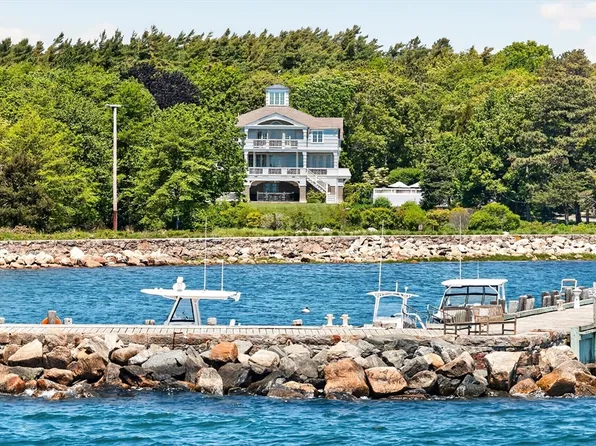 85 Moorings Rd, Marion, MA 02738