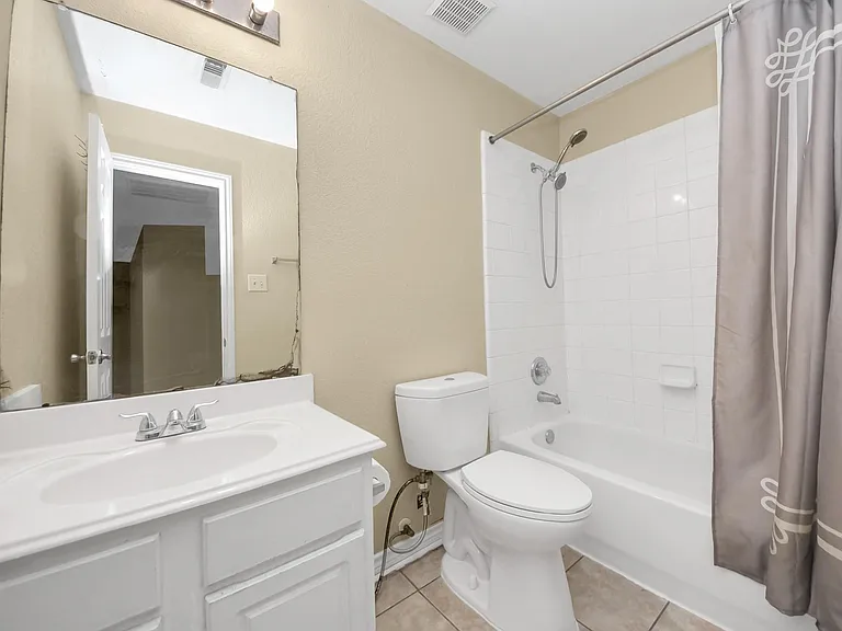 15202 Lynford Crest Dr — Photo 32
