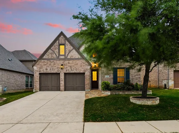 345 Hill Creek Ln, Grapevine, TX 76051