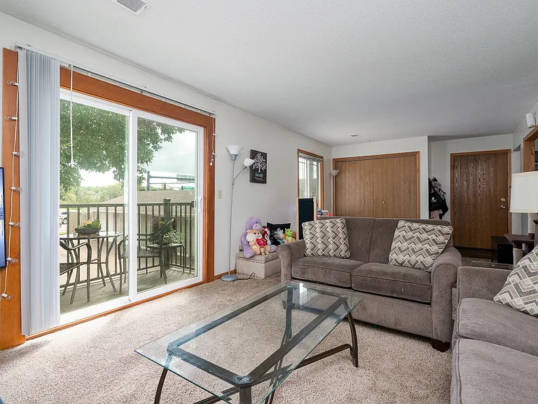 1018 12th St SW — Photo 8