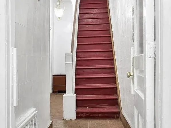 465 West 49th Street image 6 of 11