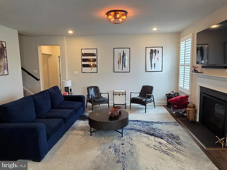 4533 Shakespeare Cir — Photo 13