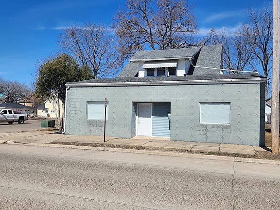 2nd image of 1110 W Oakland Ave