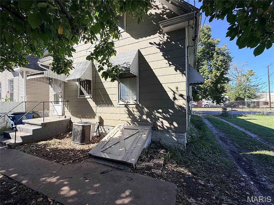 26th image of 2226 Adams St