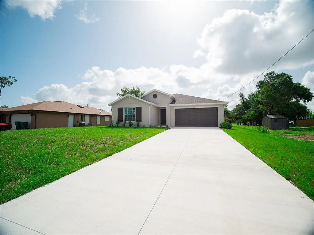 4 bed, 2.0 bath, 1971 sqft, $2,250 — Photo 2