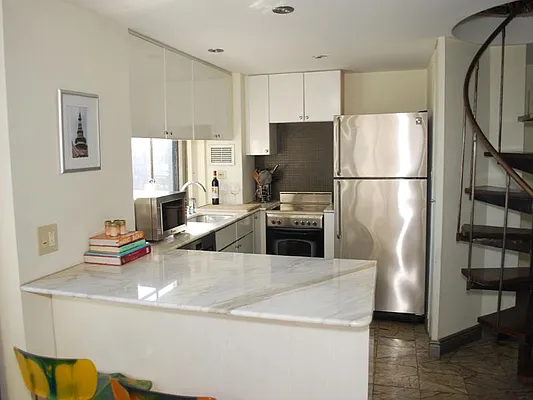 Sold by Sotheby's International Realty | media 23