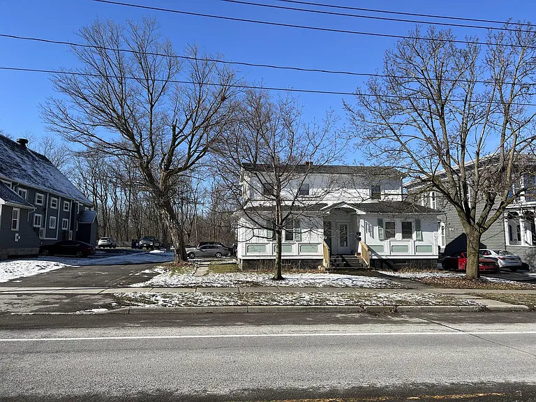 33 Lake St — Photo 3