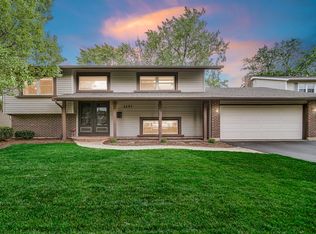 1257 Dover Ln, Elk Grove Village, IL 60007