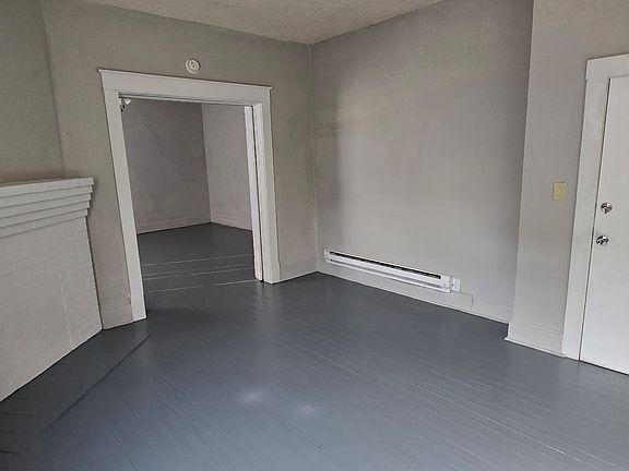 4th image of 900 W State St APT C