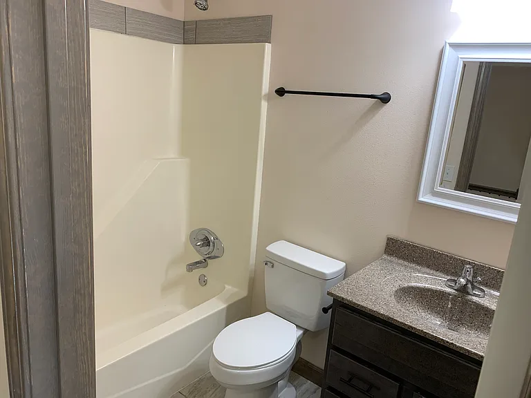 308 Meadow Dr — Photo 9