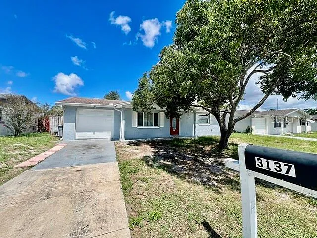 2 bed, 1.0 bath, 922 sqft, $1,550 — Photo 3