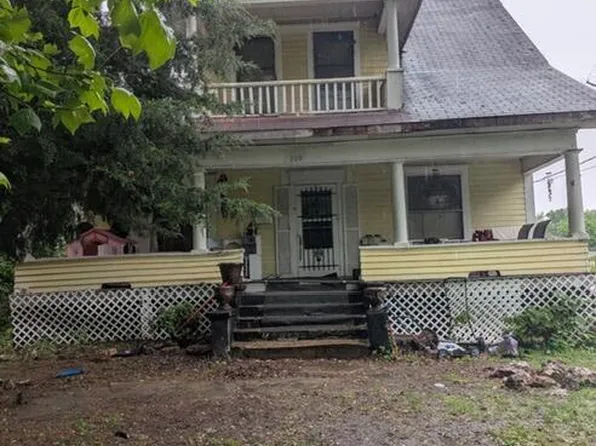 709 Elm St, Slater, MO 65349