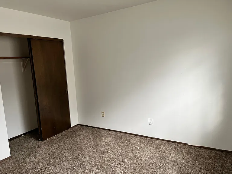 630 E Lincoln Ave — Photo 14