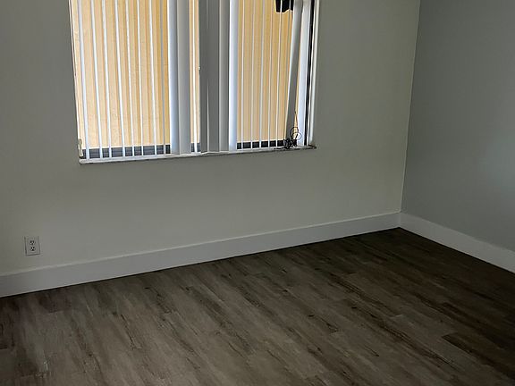 4th image of 2828 Tennis Club Dr APT 302