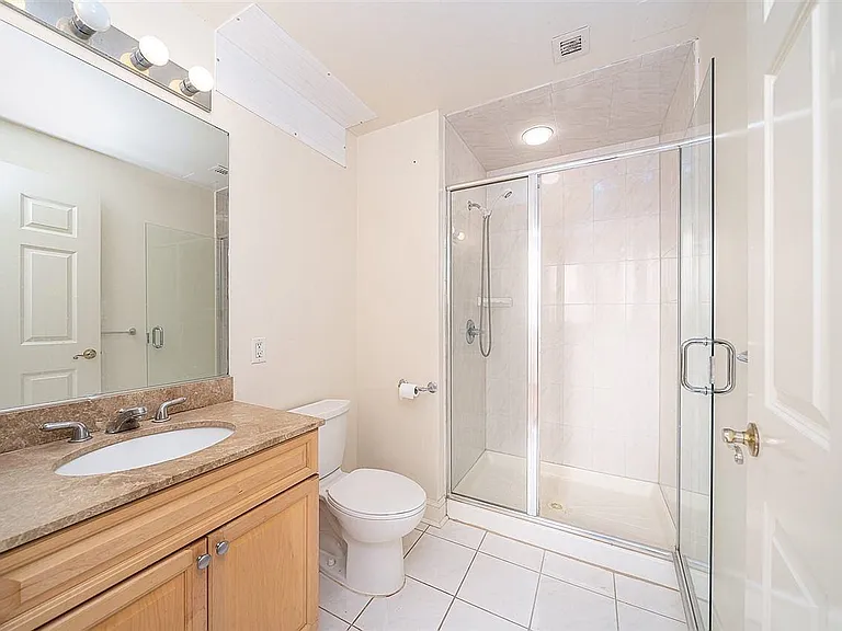 311 Washington St #6A — Photo 16