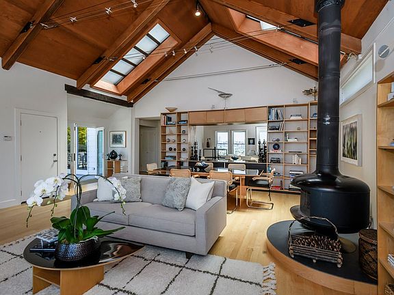 5-136 Ripley St San Francisco CA-large-008-031-Living Room-1500x1000-72dpi.jpg