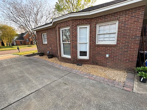 3rd image of 8619 Plantation Ridge Rd