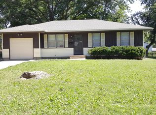 9413 Oakland Ave, Kansas City, MO 64138