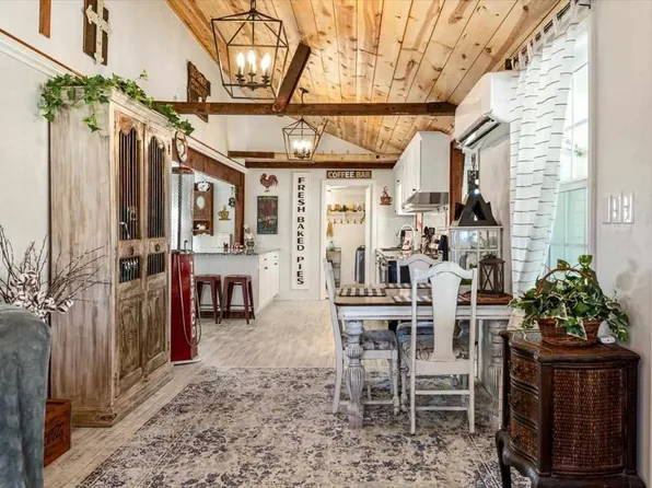 282353 E 1800th Rd, Comanche, OK 73529