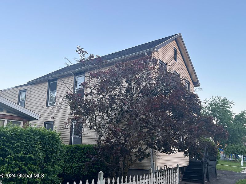 4th image of 646 6th Avenue