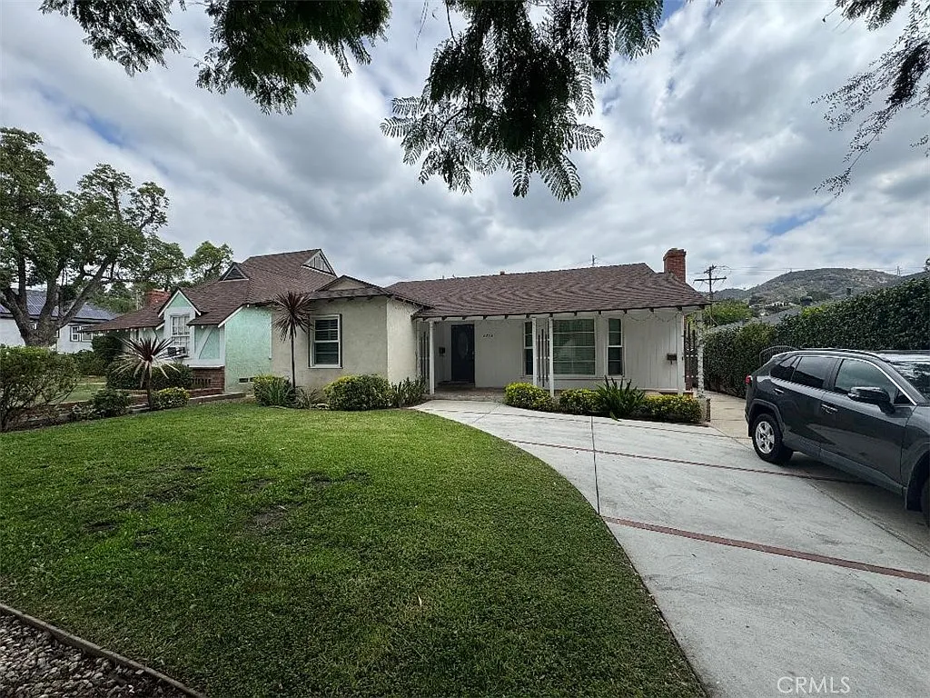 3 bed, 2.0 bath, 1516 sqft, $4,900 — Photo 1