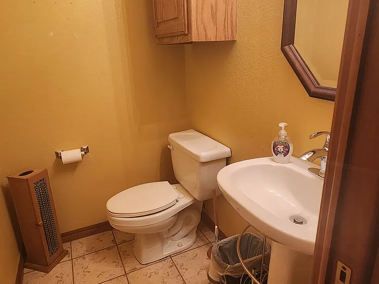 1848 Crestview Cir — Photo 8