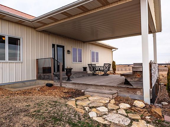 3rd image of 1335 Quartz Rd