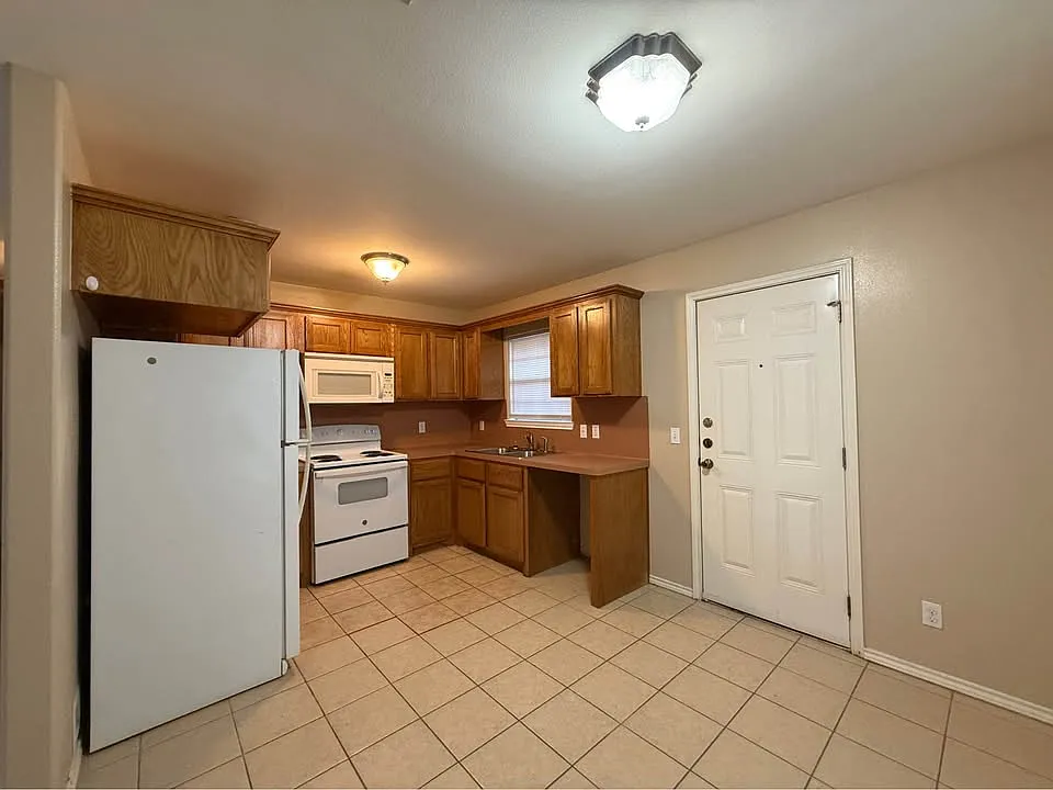 Building Photo - 1816 Horsetail Fls #1