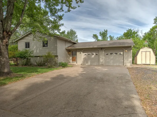 31420 Rum River Dr NE, Cambridge, MN 55008