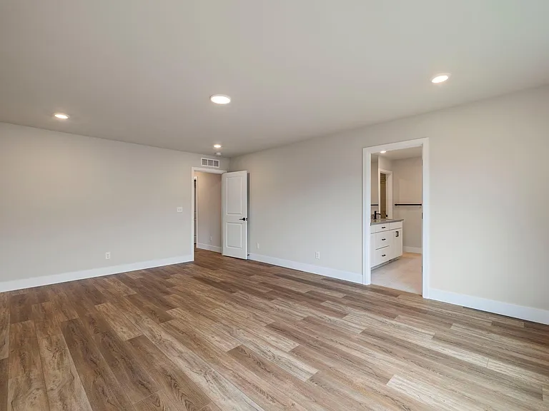 5388 Century Pl NE — Photo 31