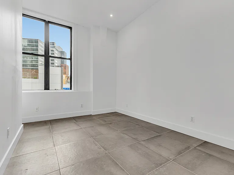 81 Willoughby St #406 — Photo 6