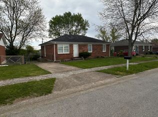 408 Foxwood Dr, Nicholasville, KY 40356