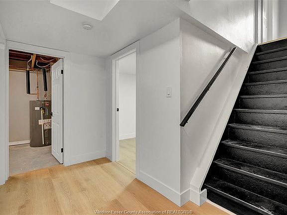 3rd image of 1273 Aire Pl