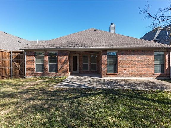 5th image of 1401 Creek Crest Dr