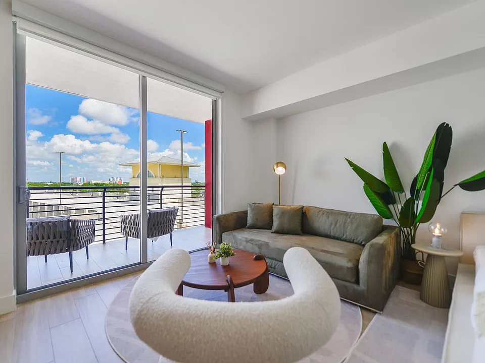 90 NE 32nd St #6-ID1586875P