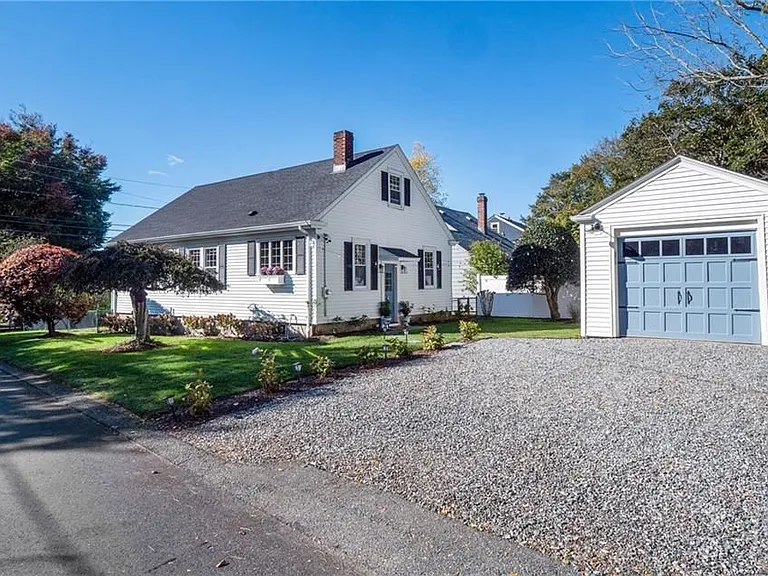 26 Vernon Ave — Photo 1