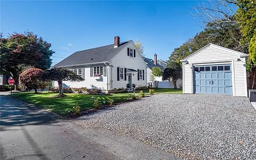 26 Vernon Ave Photo 1