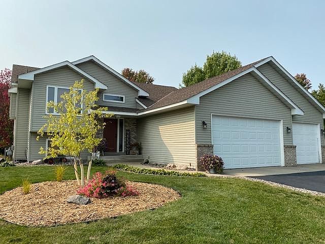 1st image of 1822 Fountain Ln
