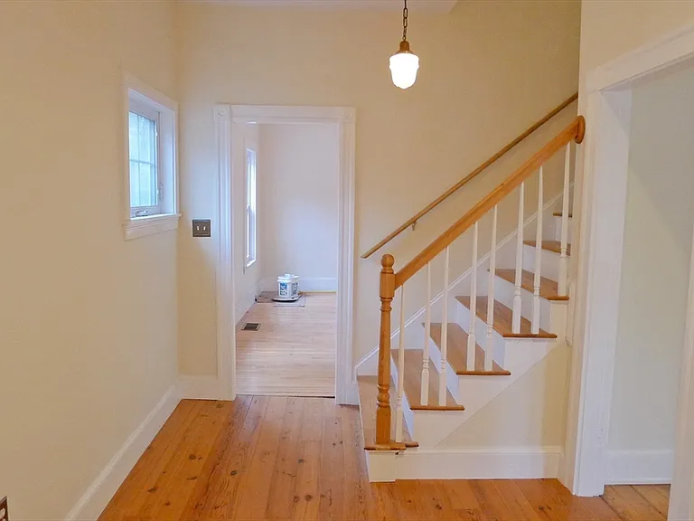155 Oak St — Photo 6