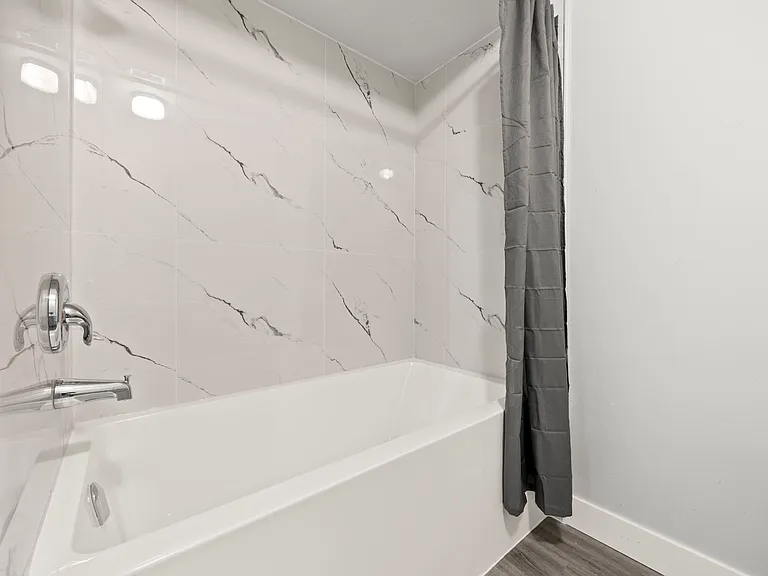 3568 Handley Cres — Photo 6