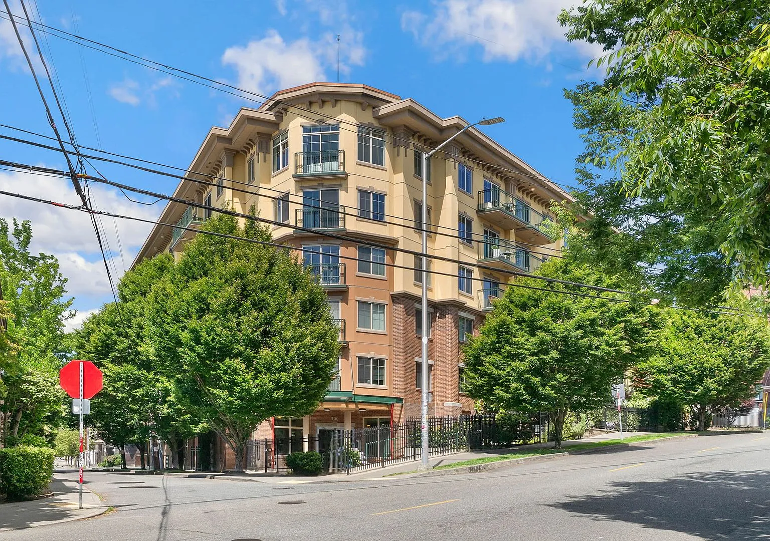 0Bd/1Ba Seattle Condo — Photo 1