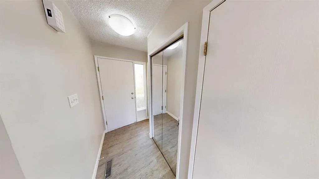 2 bed, 1.5 bath, 1063 sqft, $1,750 — Photo 2