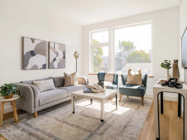 28 South St #203, Somerville, MA 02143