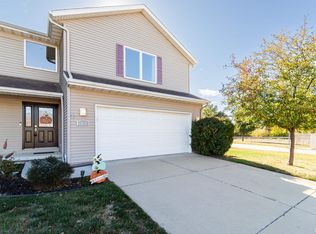 1416 Vista Grande Dr, Pekin, IL 61554
