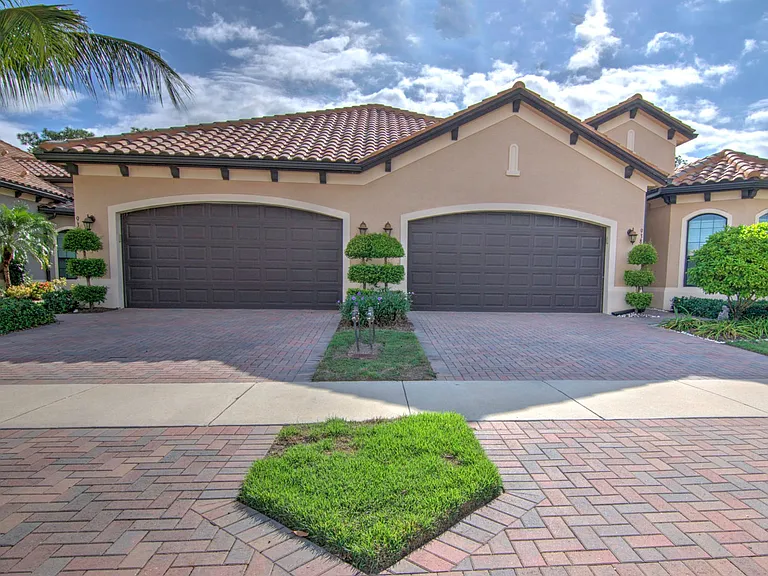 9385 Isla Bella Cir #ID1049687P — Photo 29
