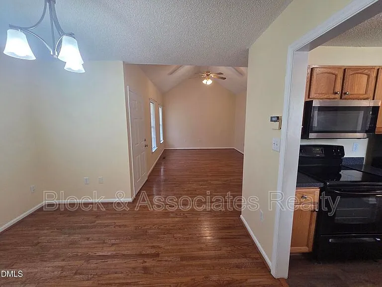 116 Cliffdale Rd — Photo 15