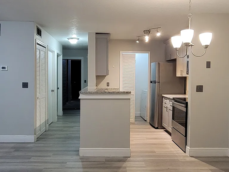 6148 Westgate Dr #103 — Photo 17
