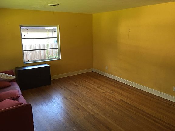 Living Rm. w/hardwood floors