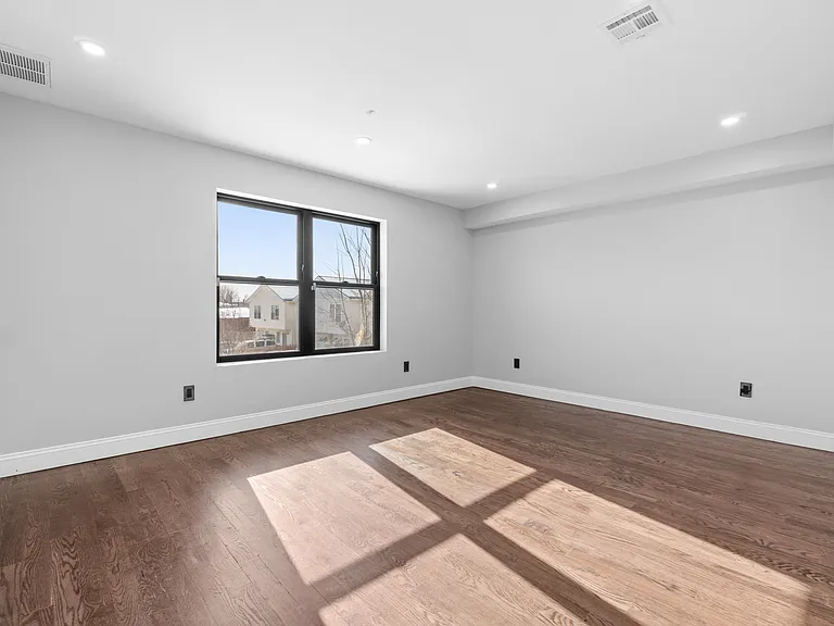 481 15th Ave #2 — Photo 31